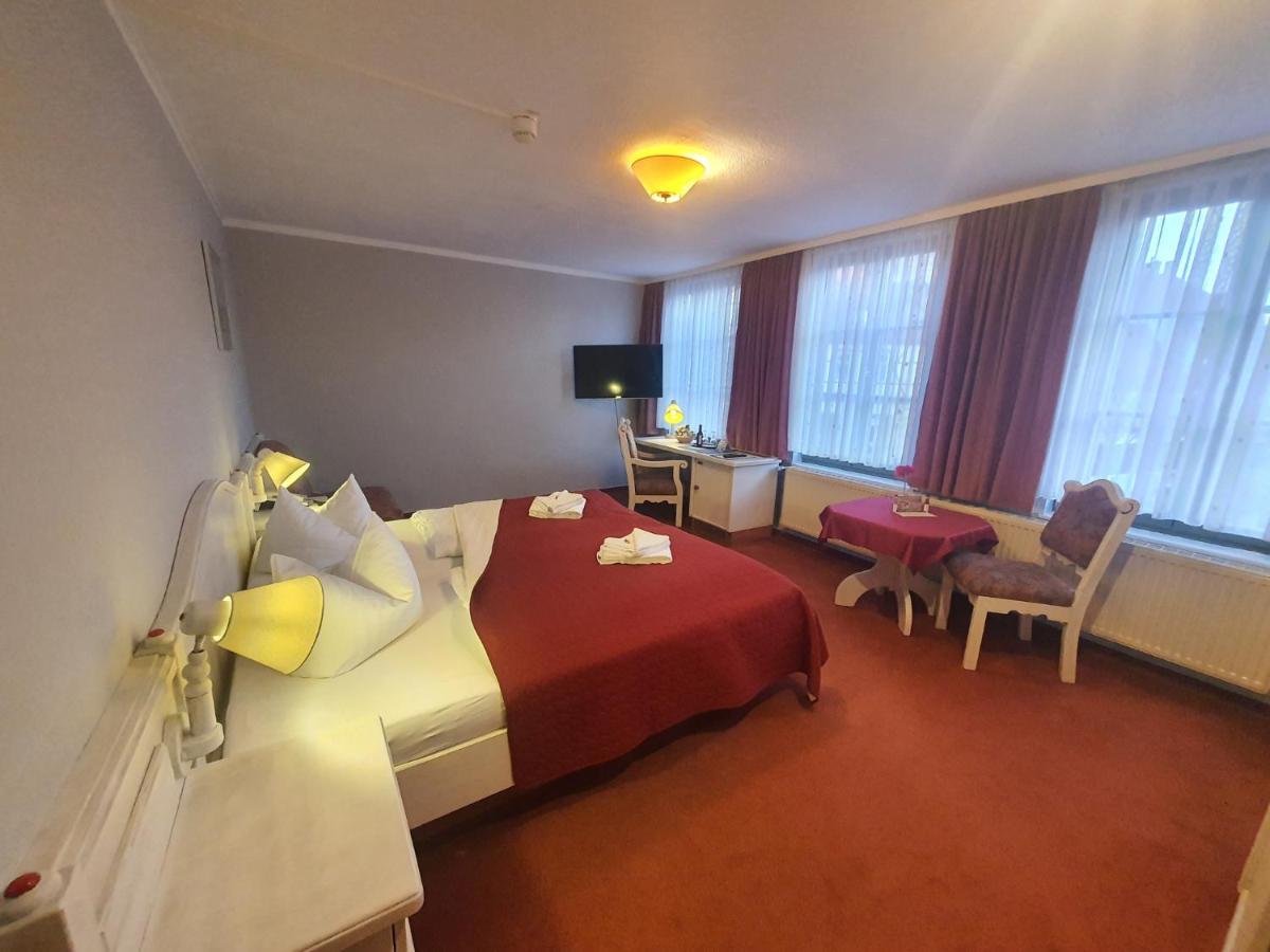 Hotel Zur Goldenen Sonne Quedlinburg Kültér fotó