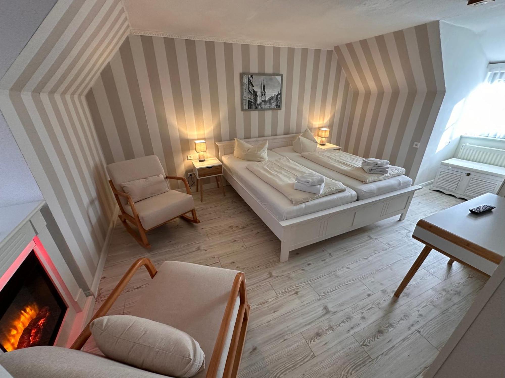 Hotel Zur Goldenen Sonne Quedlinburg Kültér fotó